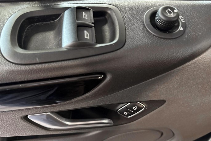 Ford Transit Custom 320L TDCi 170 Sport aut.